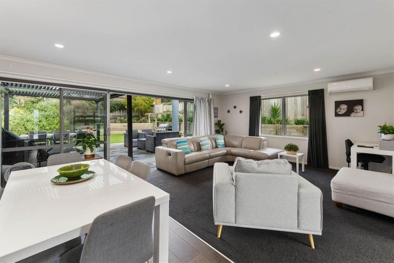 Photo of property in 61 Hamon Place, Pukehangi, Rotorua, 3015