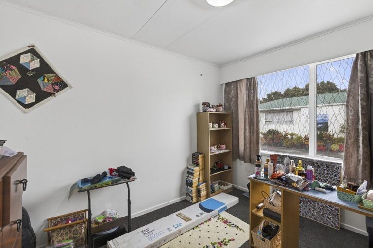 Photo of property in 8 Simons Street, Moturoa, New Plymouth, 4310