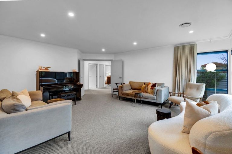 Photo of property in 81 Pacific Drive, Fitzherbert, Palmerston North, 4410