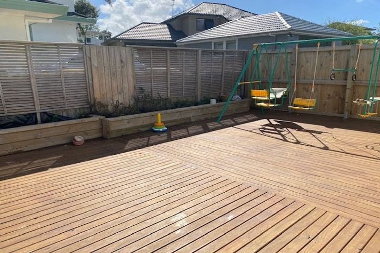 Photo of property in 8 Kelwyn Road, Kelston, Auckland, 0602