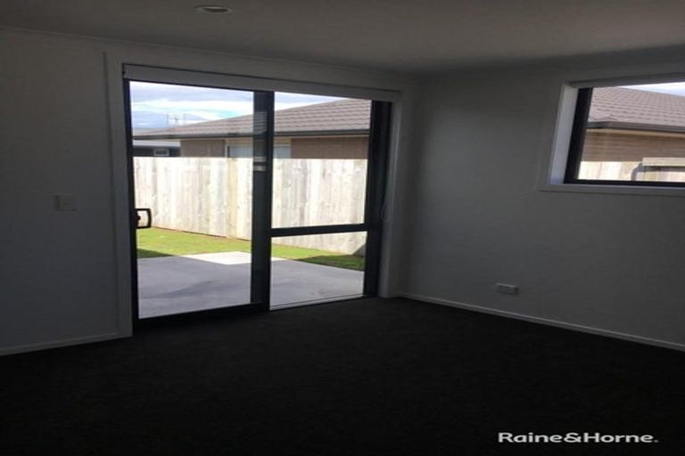 Photo of property in 37 Livingstone Drive, Papamoa Beach, Papamoa, 3118