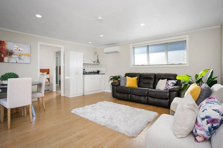 Photo of property in 52 Williams Street, Cambridge, 3434