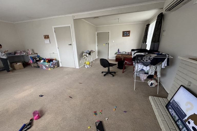 Photo of property in 90 Broderick Road, Johnsonville, Wellington, 6037