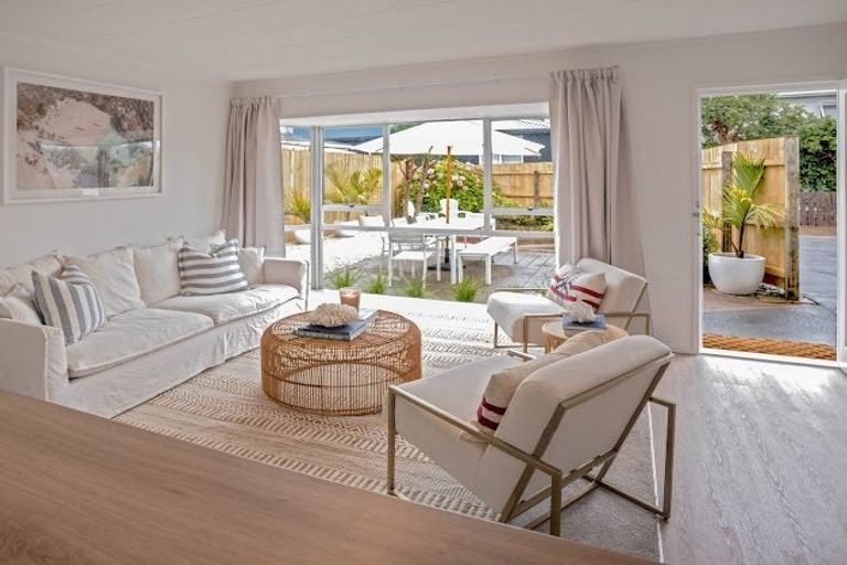 Photo of property in 3/83 Centreway Road, Orewa, 0931