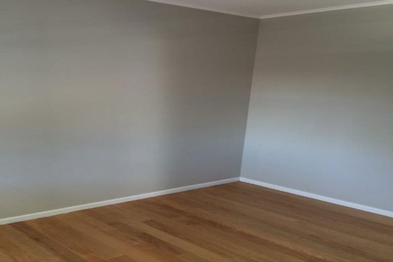 Photo of property in 45 Glen Marine Parade, Glendene, Auckland, 0602