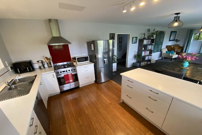 Photo of property in 3 Cassis Place, Crofton Downs, Wellington, 6035