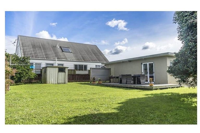 Photo of property in 2/9 Hamilton Road, Papatoetoe, Auckland, 2025