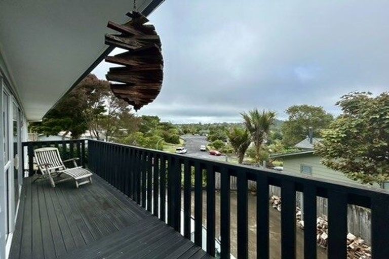 Photo of property in 22 Scotstoun Place, Glen Eden, Auckland, 0602