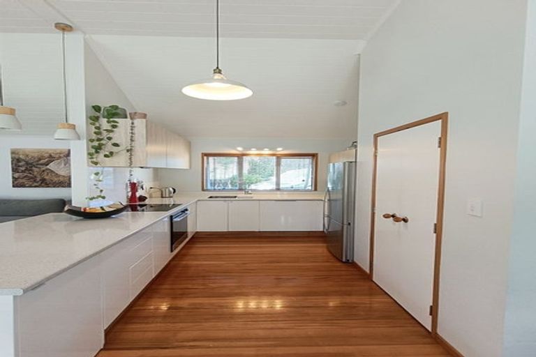 Photo of property in 16a Russell Drive, Oakura, 4314