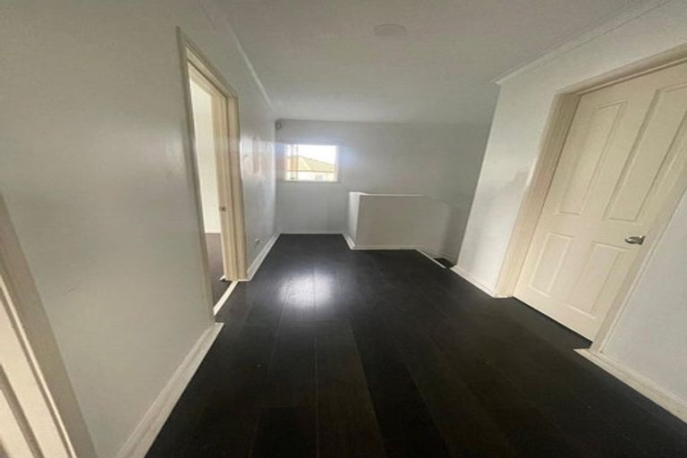 Photo of property in 3 Dainton Place, New Lynn, Auckland, 0600