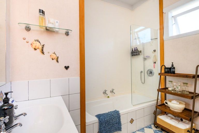 Photo of property in 24 Matipo Street, Takaro, Palmerston North, 4410