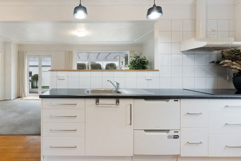 Photo of property in 3b Wheeler Place, Upper Vogeltown, New Plymouth, 4310