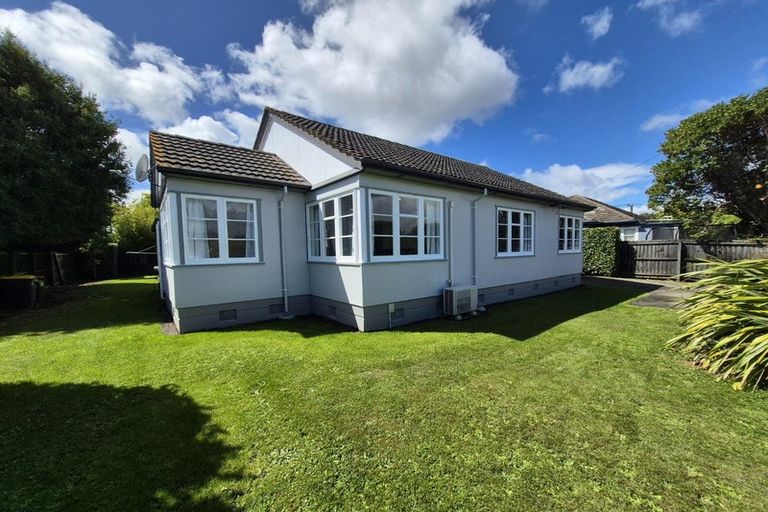 Photo of property in 18 Christian Street, Bryndwr, Christchurch, 8053