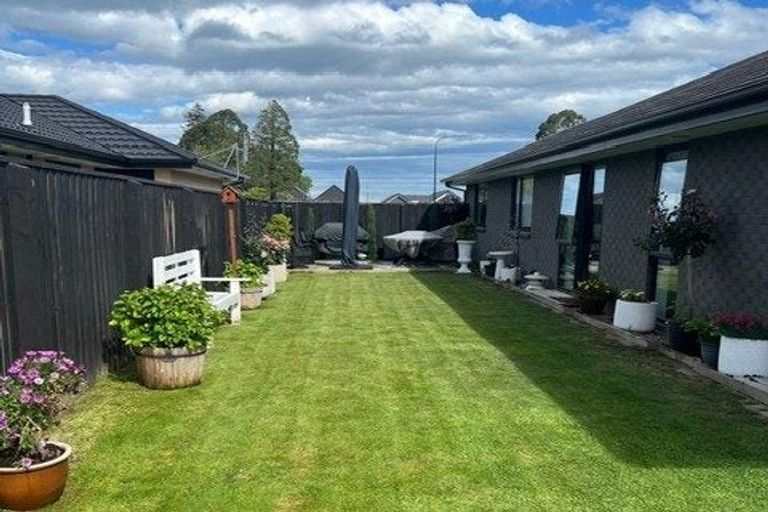 Photo of property in 2 Tara Crescent, Woodend, 7610