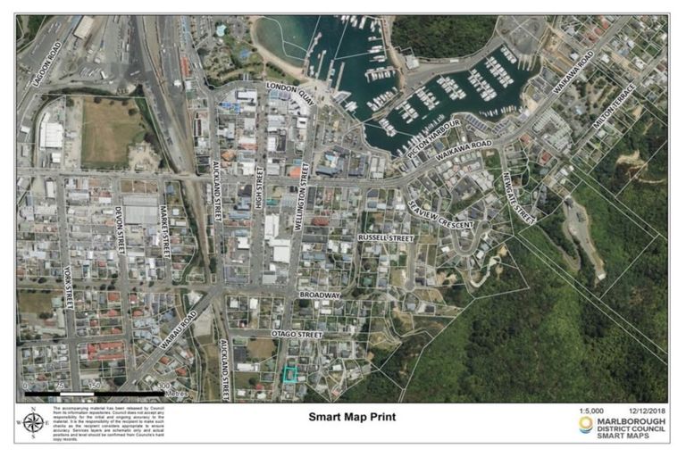 Photo of property in 118 Wellington Street, Picton, 7220