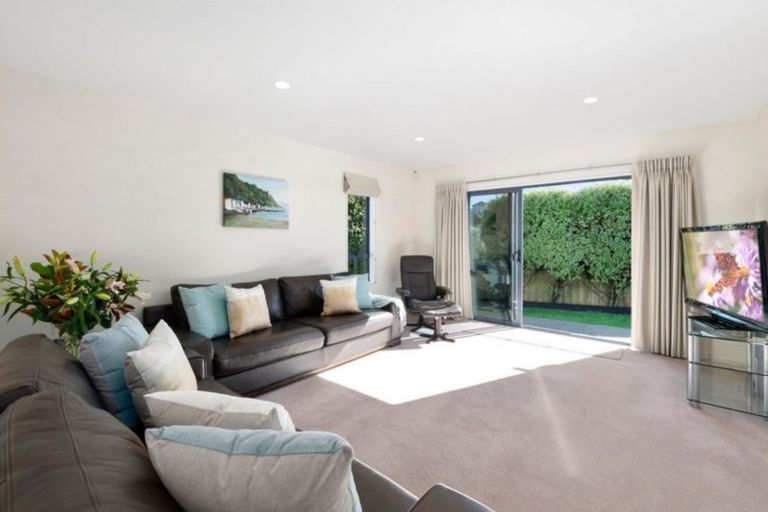 Photo of property in 2c Observatory Close, Whitby, Porirua, 5024