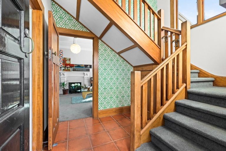 Photo of property in 23 Fitzroy Road, Bluff Hill, Napier, 4110