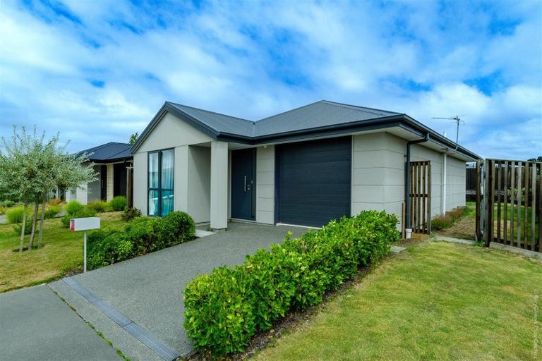 Photo of property in 17 Eric Melrose Lane, Halswell, Christchurch, 8025