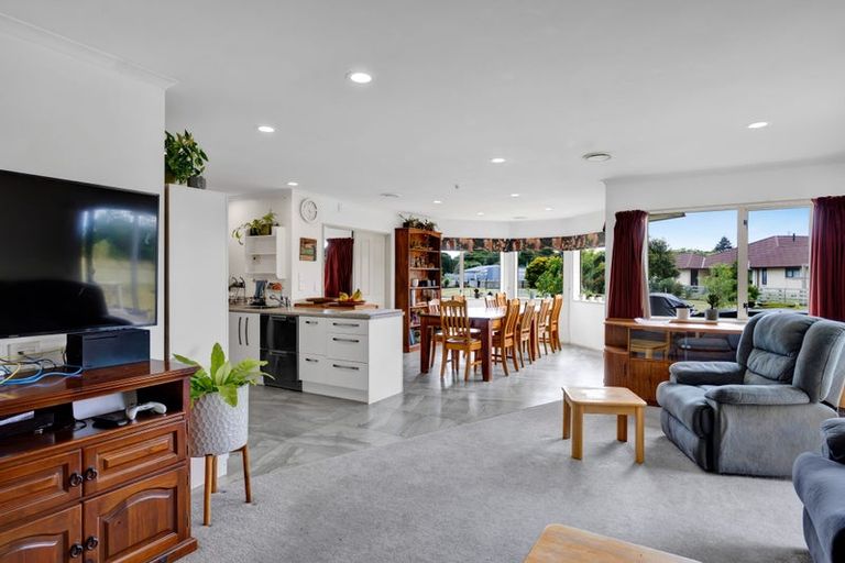 Photo of property in 10b Gladstone Street, Hawera, 4610