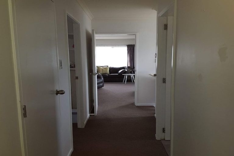 Photo of property in 2/18 Ocean View Road, Hatfields Beach, Orewa, 0931