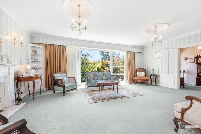 Photo of property in 15 Harewood Grove, Pinehaven, Upper Hutt, 5019