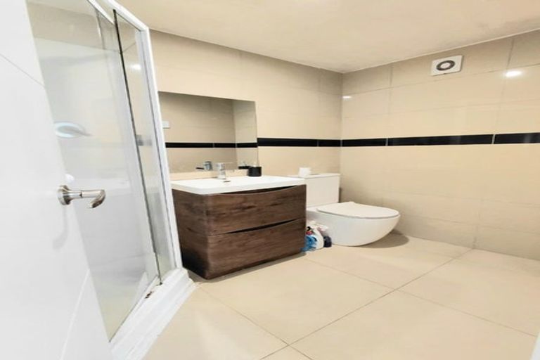 Photo of property in 86d Kelman Road, Kelston, Auckland, 0602