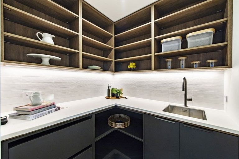 Photo of property in 31 Irvines Track, Halswell, Christchurch, 8025