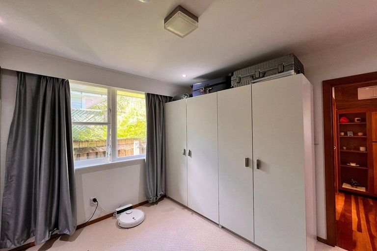 Photo of property in 2/26 Tawa Street, Eastbourne, Lower Hutt, 5013