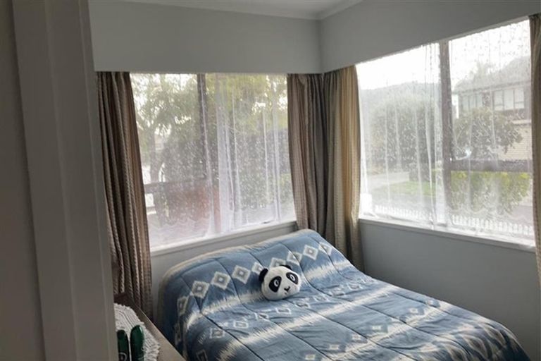 Photo of property in 5a Nimrod Place, Half Moon Bay, Auckland, 2012