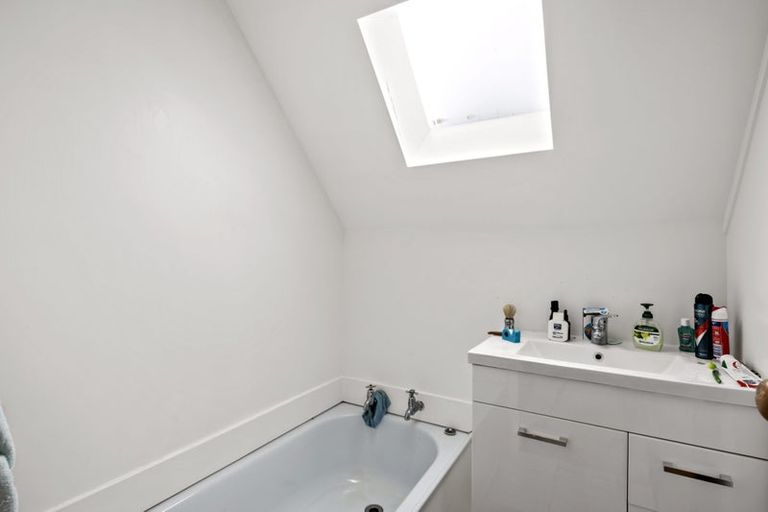 Photo of property in 6 Awarua Street, Ngaio, Wellington, 6035