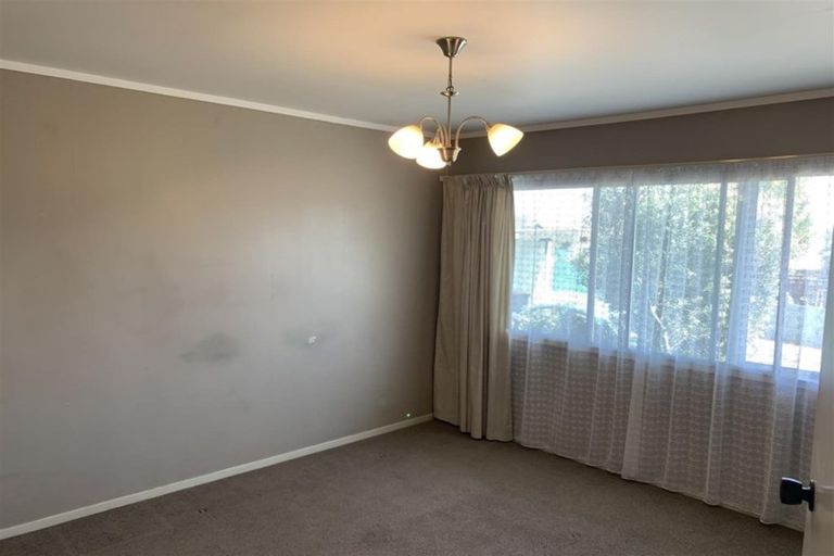 Photo of property in 1/17 Ballater Place, Highland Park, Auckland, 2010