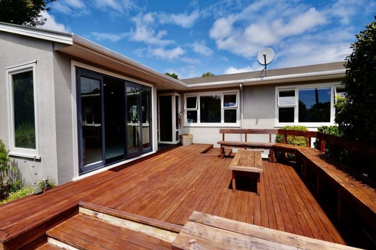 Photo of property in 74 Long Melford Road, Awapuni, Palmerston North, 4412