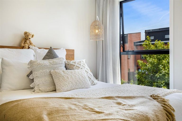 Photo of property in 8 Uku Lane, Hobsonville, Auckland, 0616