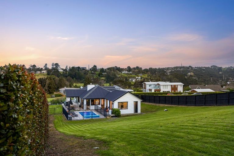 Photo of property in 72 Vaughans Road, Long Bay, Albany, 0792