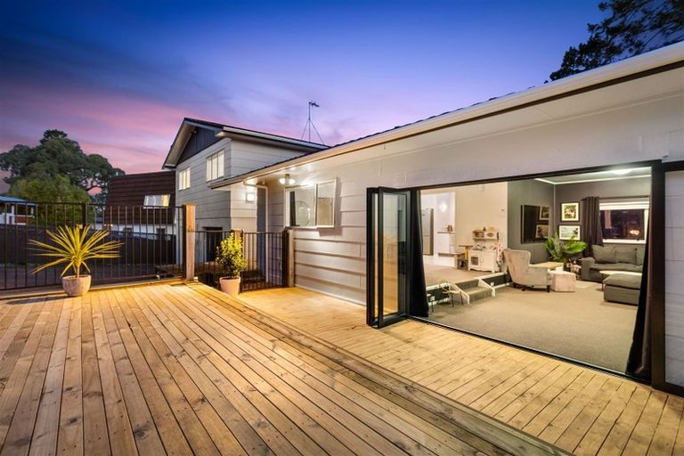 Photo of property in 93 Oreil Avenue, West Harbour, Auckland, 0618