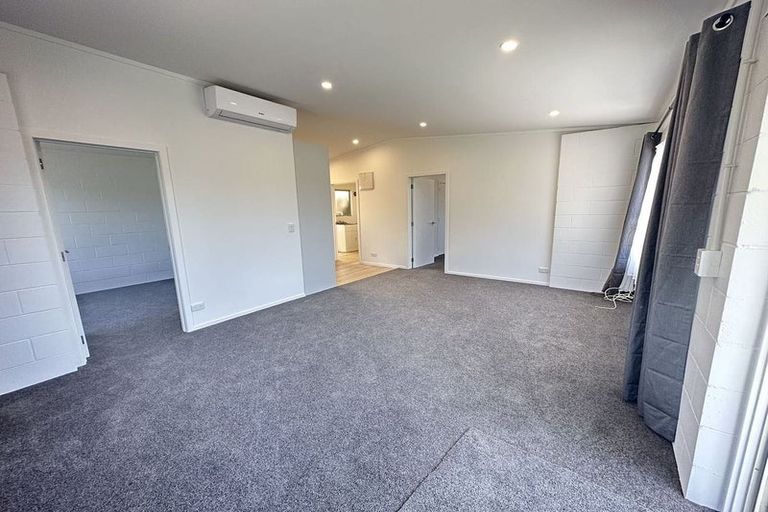 Photo of property in 2/6 Anne Road, Hillcrest, Auckland, 0627
