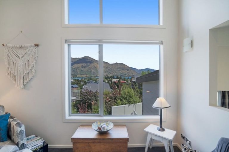 Photo of property in 9 Trevathan Lane, Wanaka, 9305