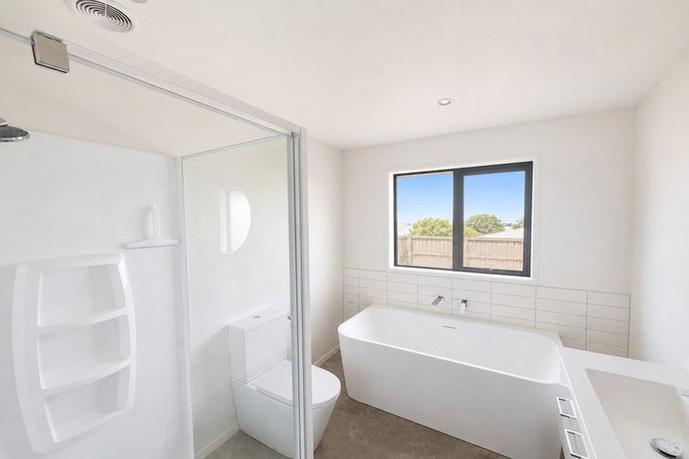 Photo of property in 5 Wheeler Place, Upper Vogeltown, New Plymouth, 4310