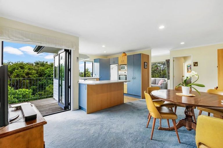 Photo of property in 37 Cochrane Avenue, Arkles Bay, Whangaparaoa, 0932