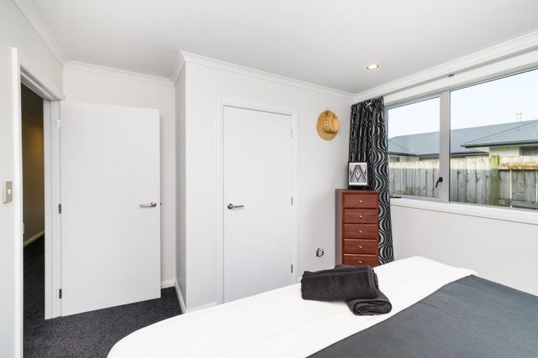 Photo of property in 4 Saint Heliers Grove, Fitzherbert, Palmerston North, 4410