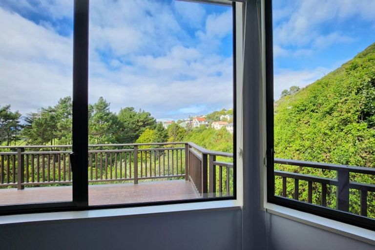 Photo of property in 6a Marjory Close, Broadmeadows, Wellington, 6035