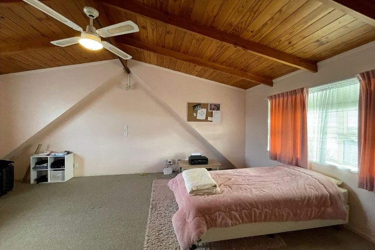 Photo of property in 2/8 Rickards Place, New Lynn, Auckland, 0600