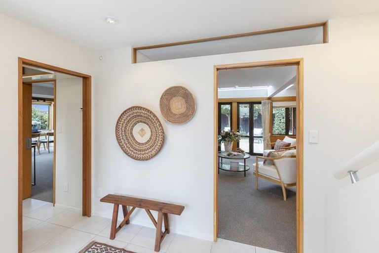 Photo of property in 16 Kent Lodge Avenue, Avonhead, Christchurch, 8042