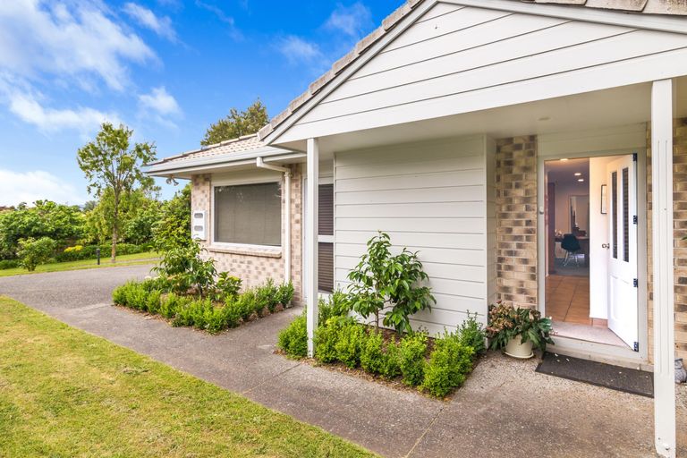 Photo of property in 2/24 Robinson Terrace, Rangatira Park, Taupo, 3330