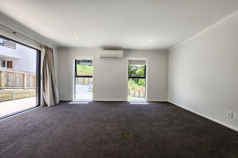 Photo of property in 28a Redwood Avenue, Tawa, Wellington, 5028