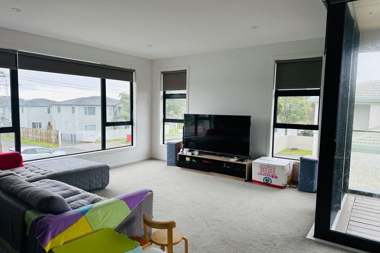 Photo of property in 216a Bucklands Road, Bucklands Beach, Auckland, 2012