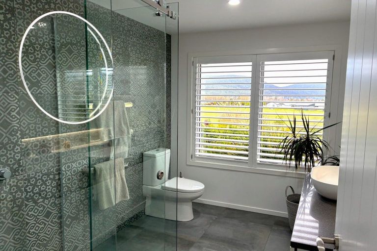 Photo of property in 24 Oakdale Drive, Kinloch, Taupo, 3377