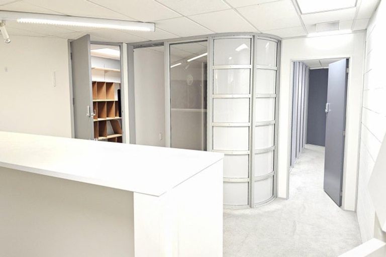 Photo of property in 122 Victoria Avenue, Hokowhitu, Palmerston North, 4410