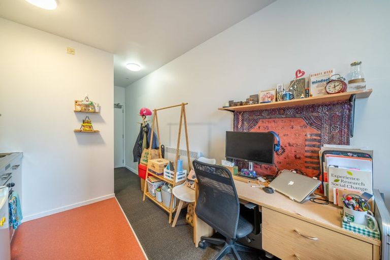 Photo of property in Orange Apartments/victoria Centr, 903/169 The Terrace, Wellington Central, Wellington, 6011