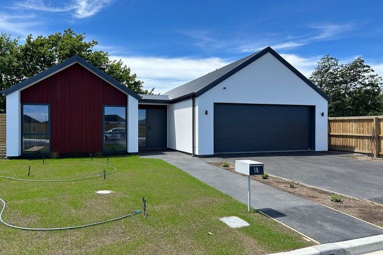 Photo of property in 18 Lorenzos Lane, Halswell, Christchurch, 8025